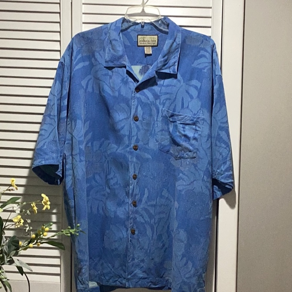 Men's shirt
